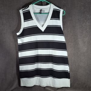 H&M Divided V-Neck Black and White Striped Fleece Pullover Vest NWOT L